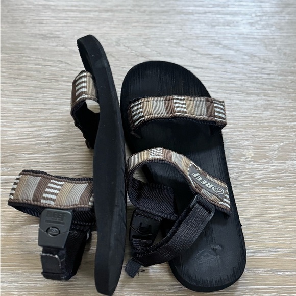 REEF women’s black Velcro strap outdoor walking hiking soft sole shoes sandals 7 - Picture 5 of 8